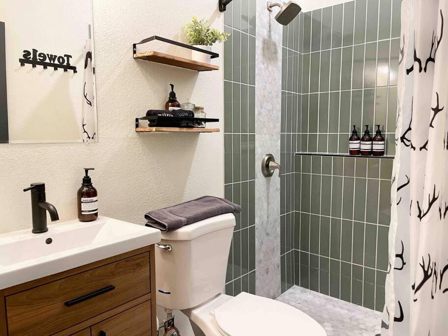 Walk To Gc Train Depot And Route 66, King Beds, Game Room, Bbq, Firepit Williams Luaran gambar
